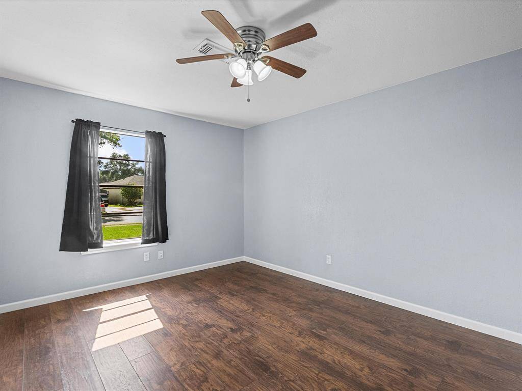 Spacious bedroom 1