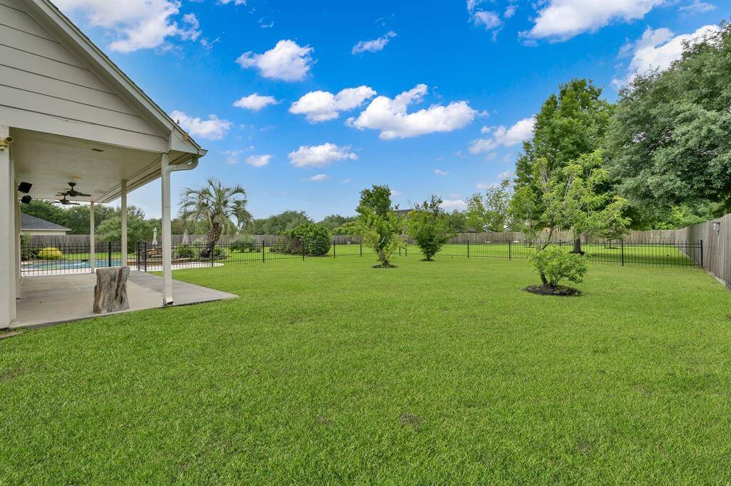 Separate gated side yard