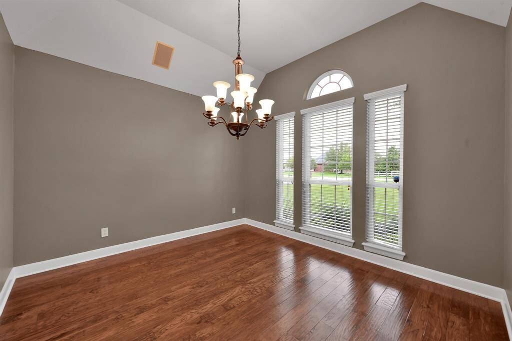 Dining room directly to the right of the foyer