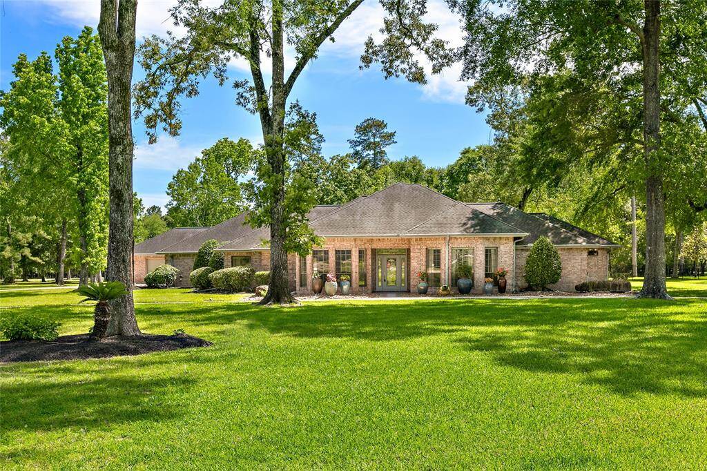 Visit 3 Oak Crest soon to discover your family's next home!