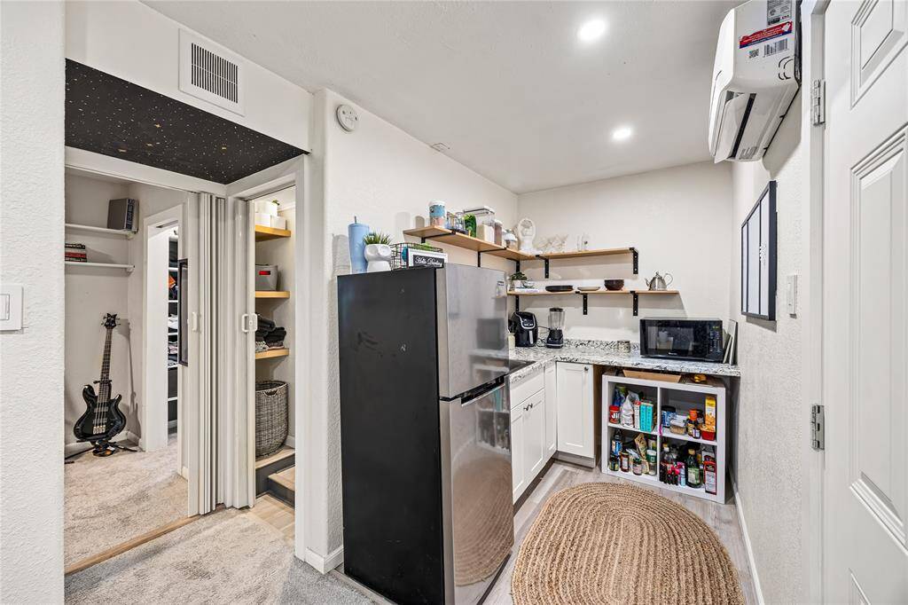 "Wet bar" can be turned into kitchenette or kitchen in MIL/next gen quarters