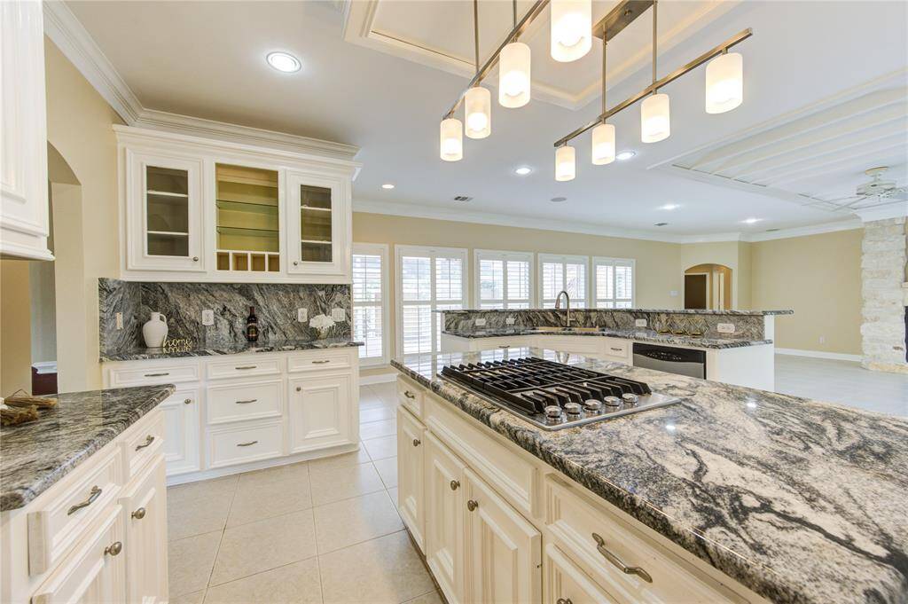 Do not be intimidated by the size of the kitchen, it is absolutely practical with tons of sophistication and luxury engraved at every corner!