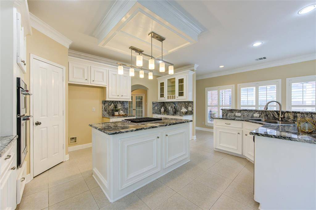 The kitchen is where inspiration, creativity, and exploration thrive. In this kitchen your possibilities are endless.