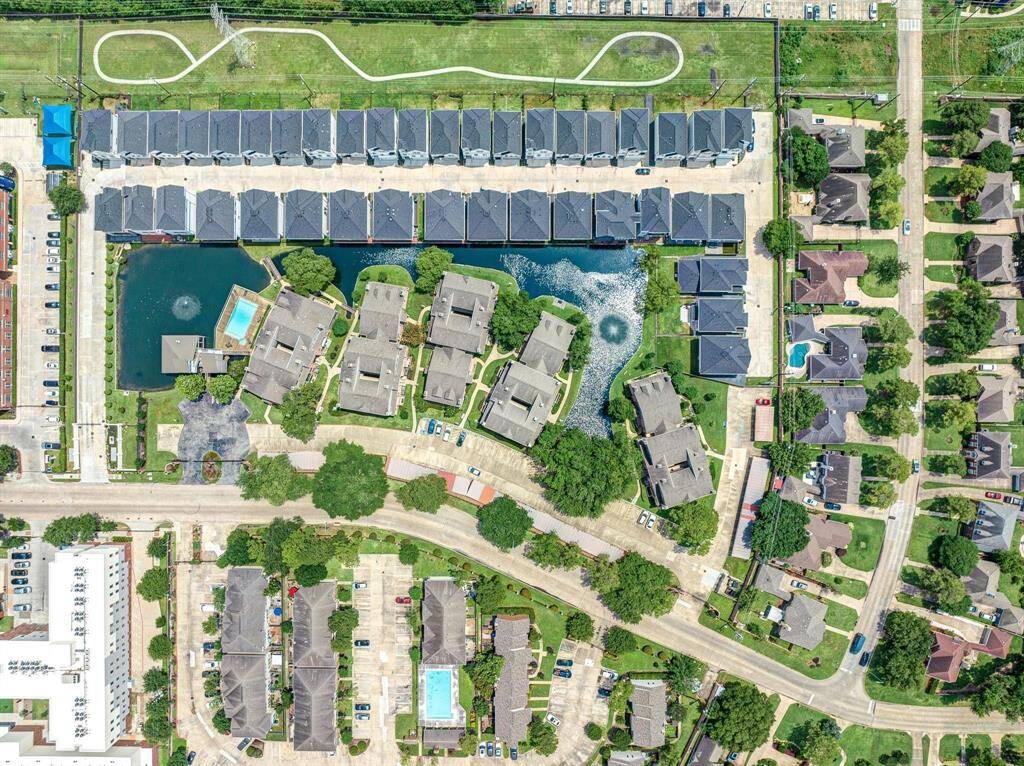 Satellite view of the area surrounding the Reflection on Lake