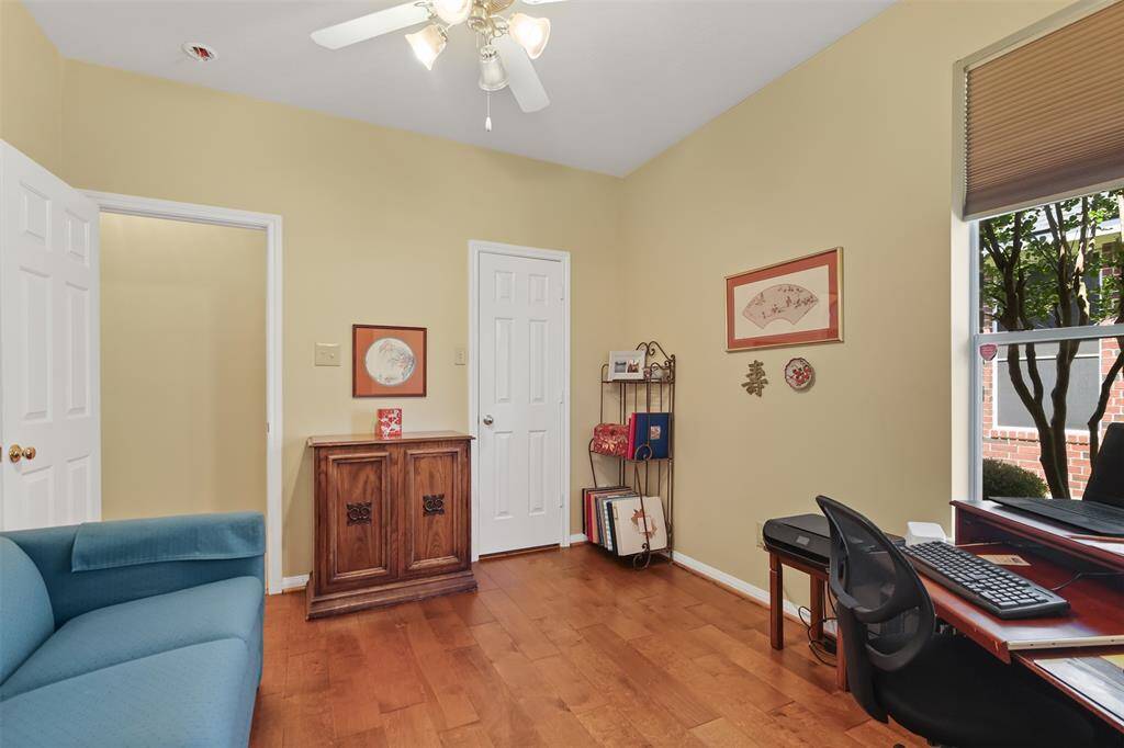 The study also has a walk in closet which makes this ideal for an additional secondary bedroom if needed.