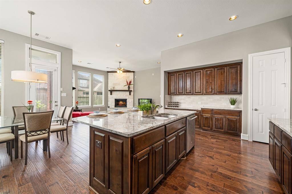 Open Floor Plan!