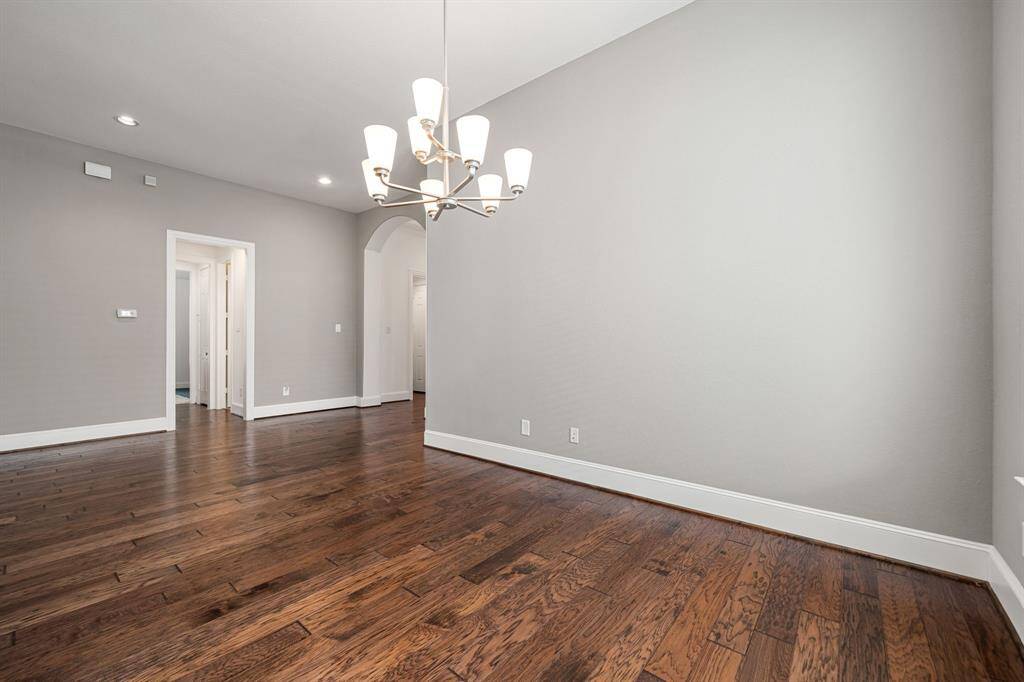 Formal Dining Room can easily Accommodate 6-8 Seating