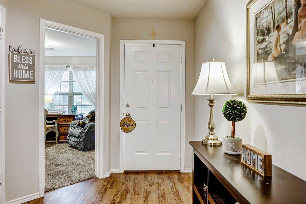 A soothing neutral color palette enhances the natural light and sets the stage for any design style—from cozy and traditional to sleek and modern—offering endless possibilities to make the space uniquely yours.