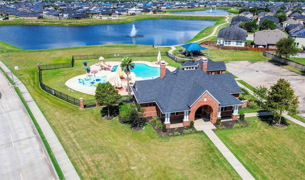 Clubhouse & aerial view