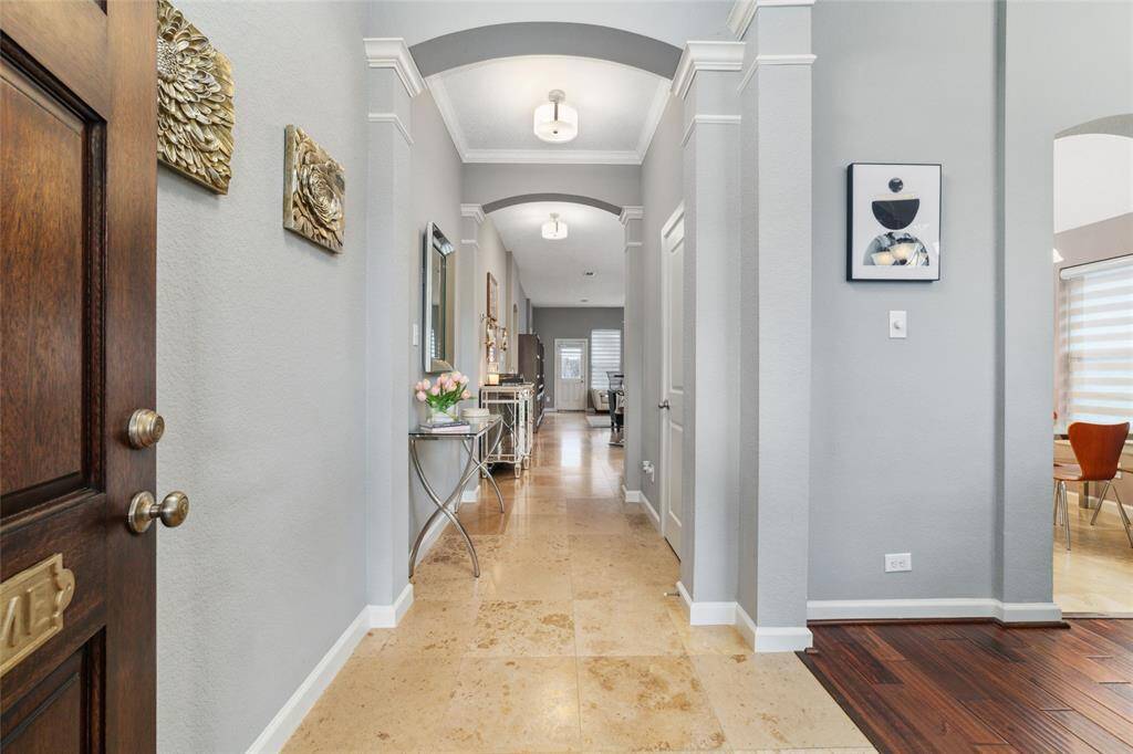 Stunning entry