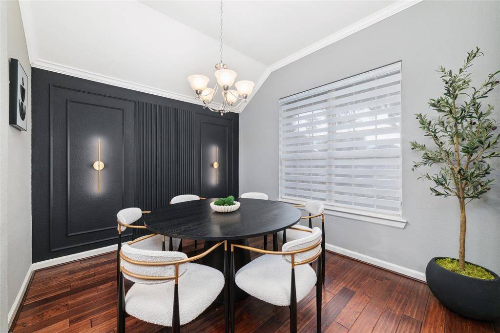 Luxury accent wall in the formal dining