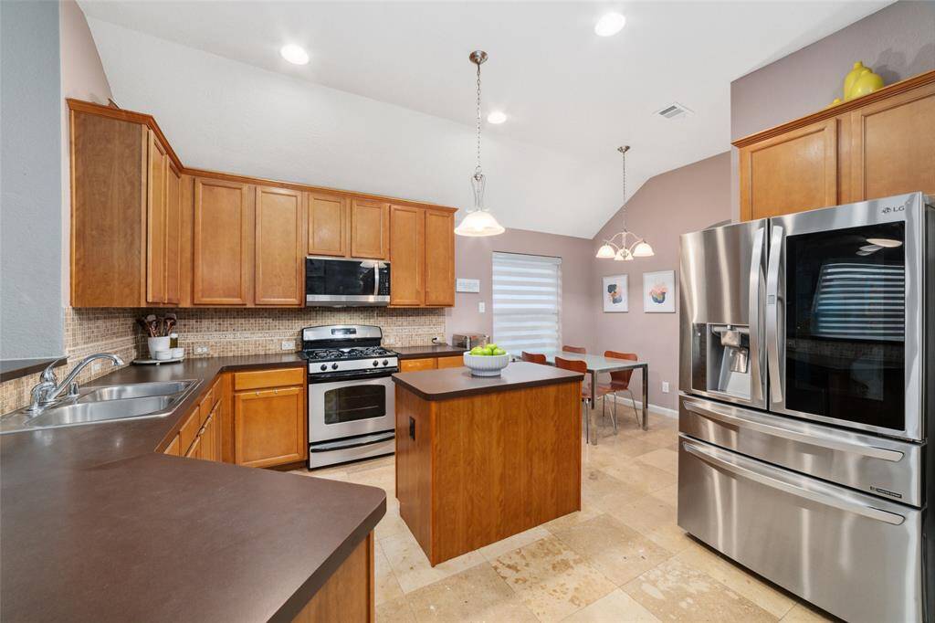 Spacious kitchen