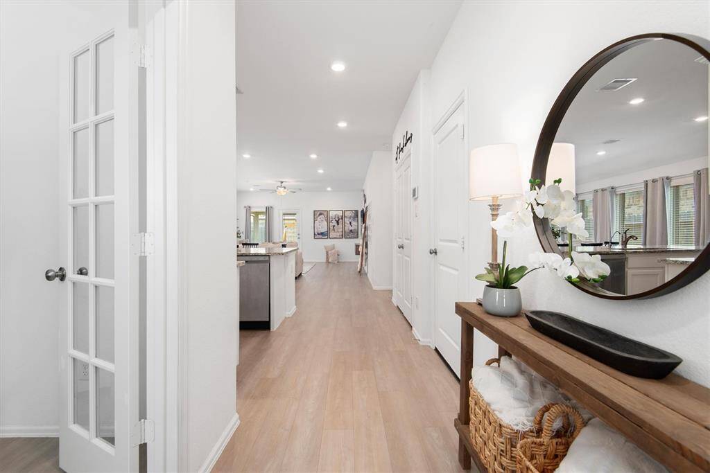 L.WOOD FLOORING THOUGH OUT THE ENTIRE HOME