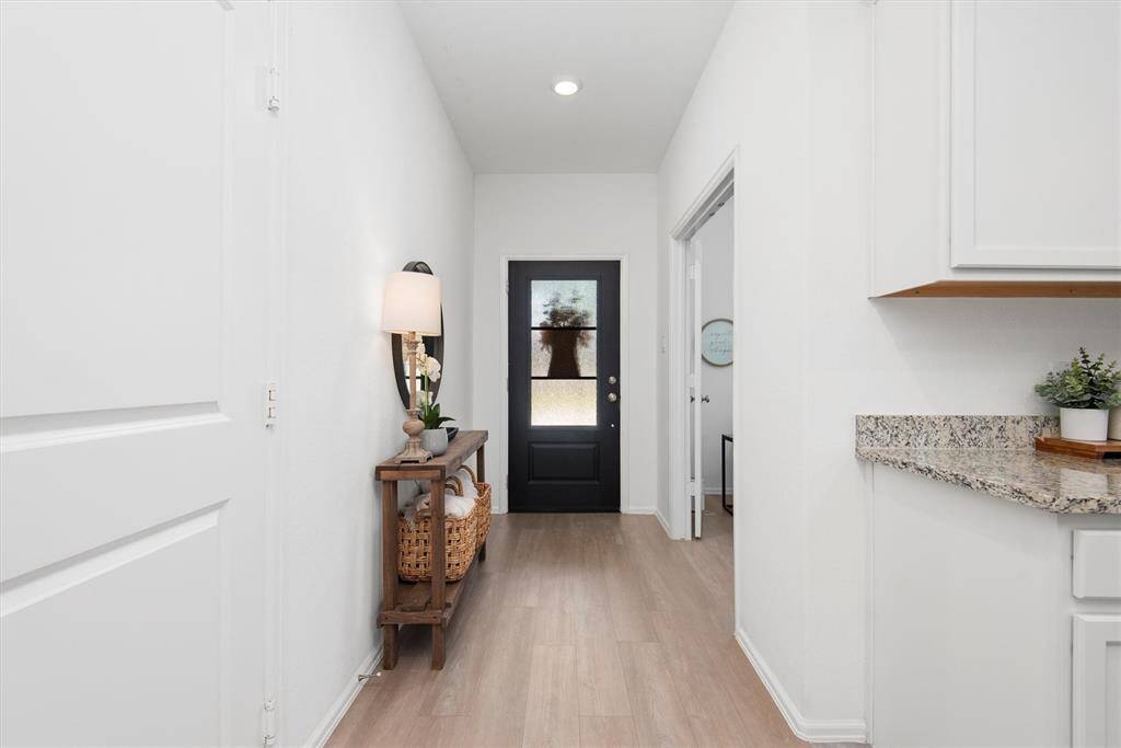 BUILT BY LENNAR HOMES W/ TRANSFERABLE WARRANTY TO BUYER