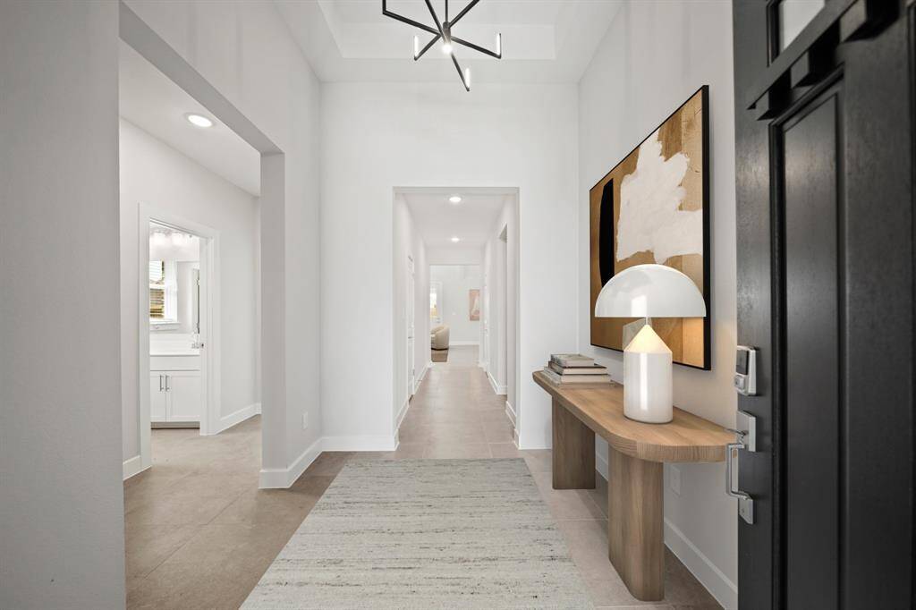 Welcoming foyer (*Photo not of actual home and used for illustration purposes only.)