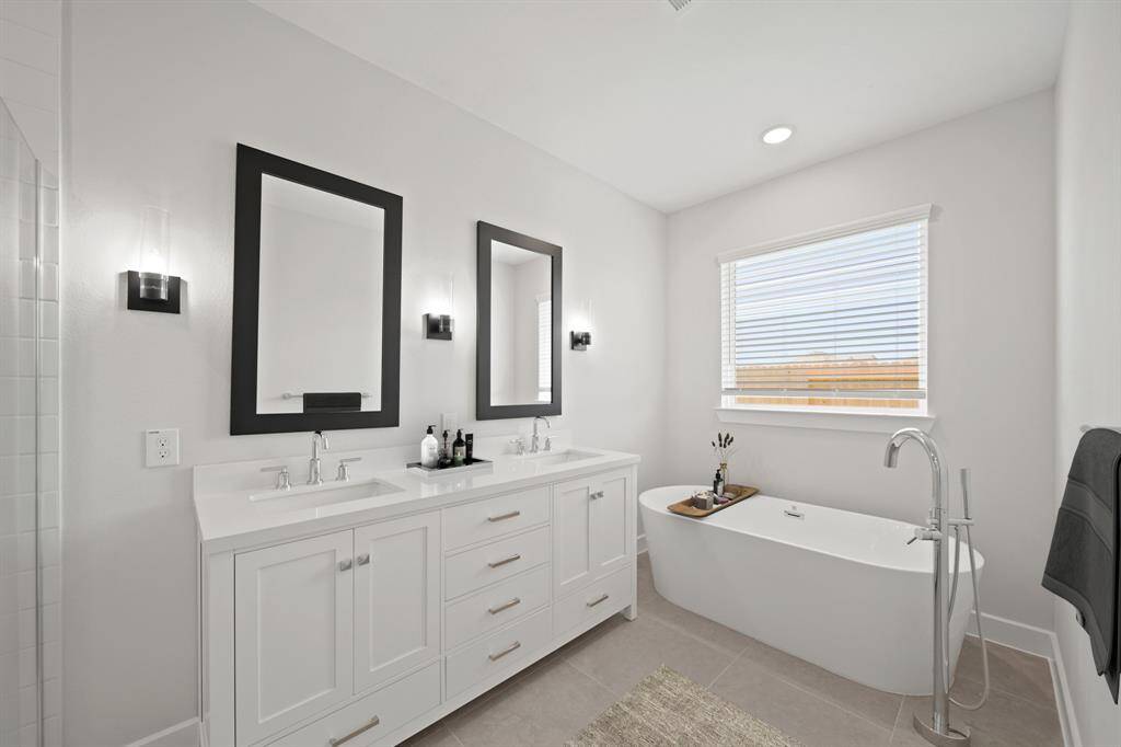 Relaxing primary bath (*Photo not of actual home and used for illustration purposes only.)