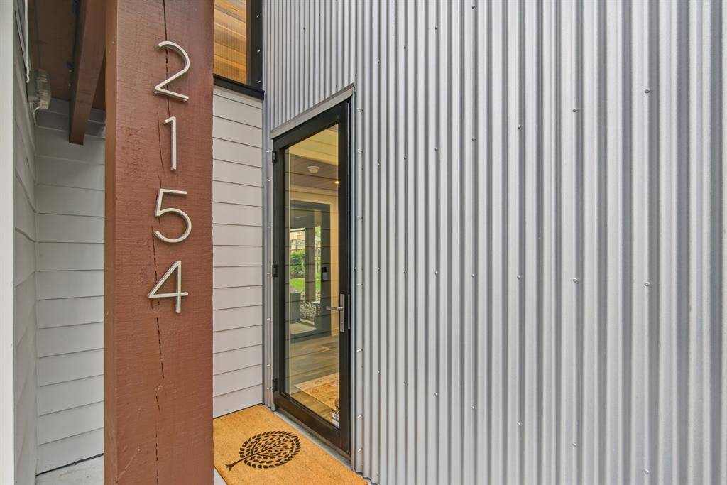 Welcome in to 2154 Cove Park Drive, Kemah.