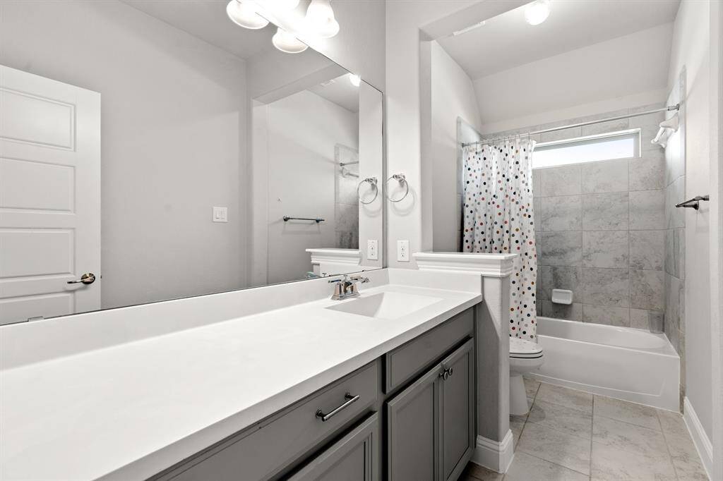 full secondary bath