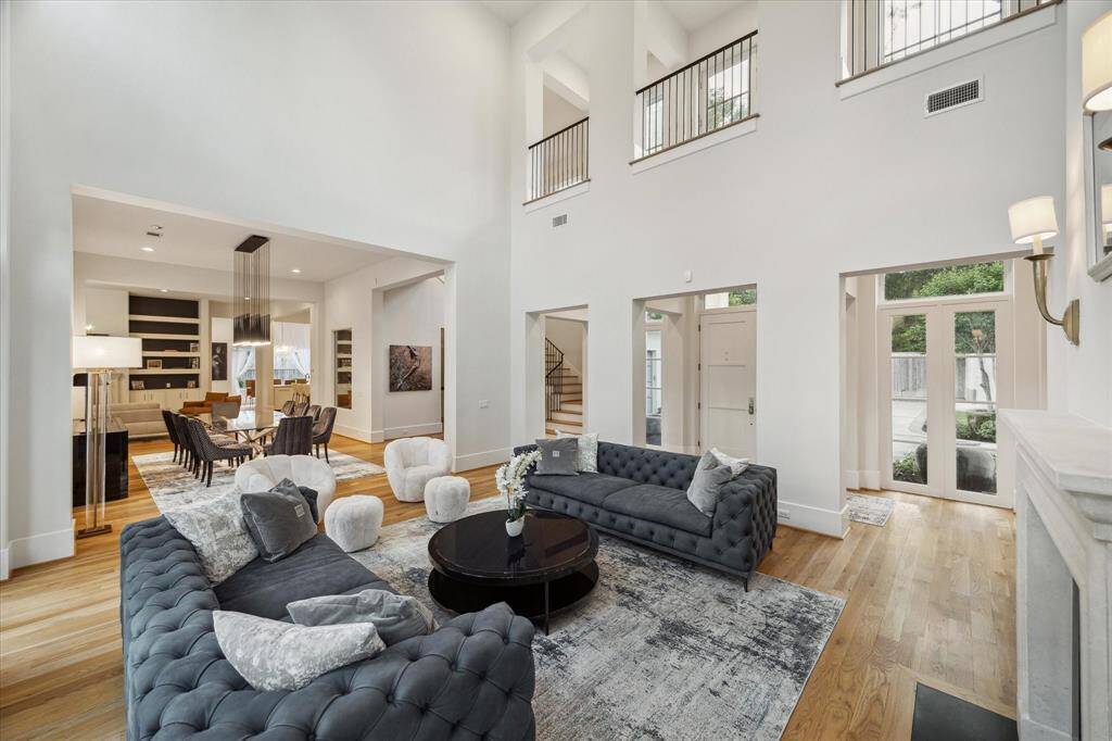 he open floor plan seamlessly connects to the dining area, creating an ideal setting for entertaining.
