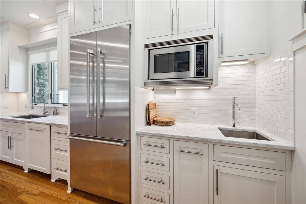 Prep space/wet bar space