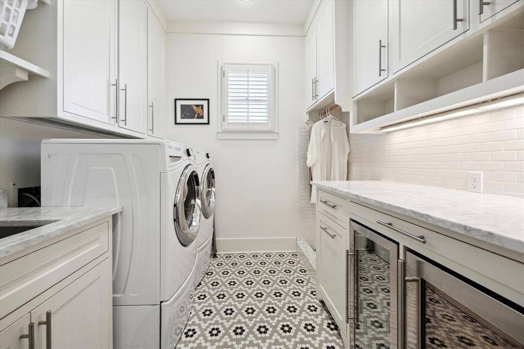 Have we mentioned size and storage? Because the laundry room has it too!