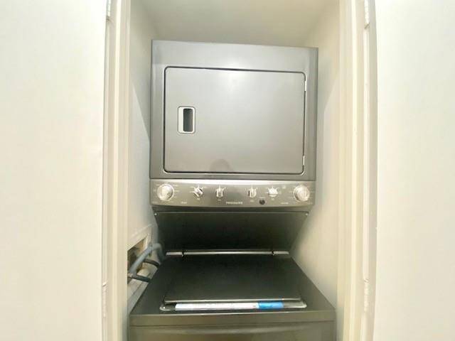 Stackable washer/dryer in the unit.