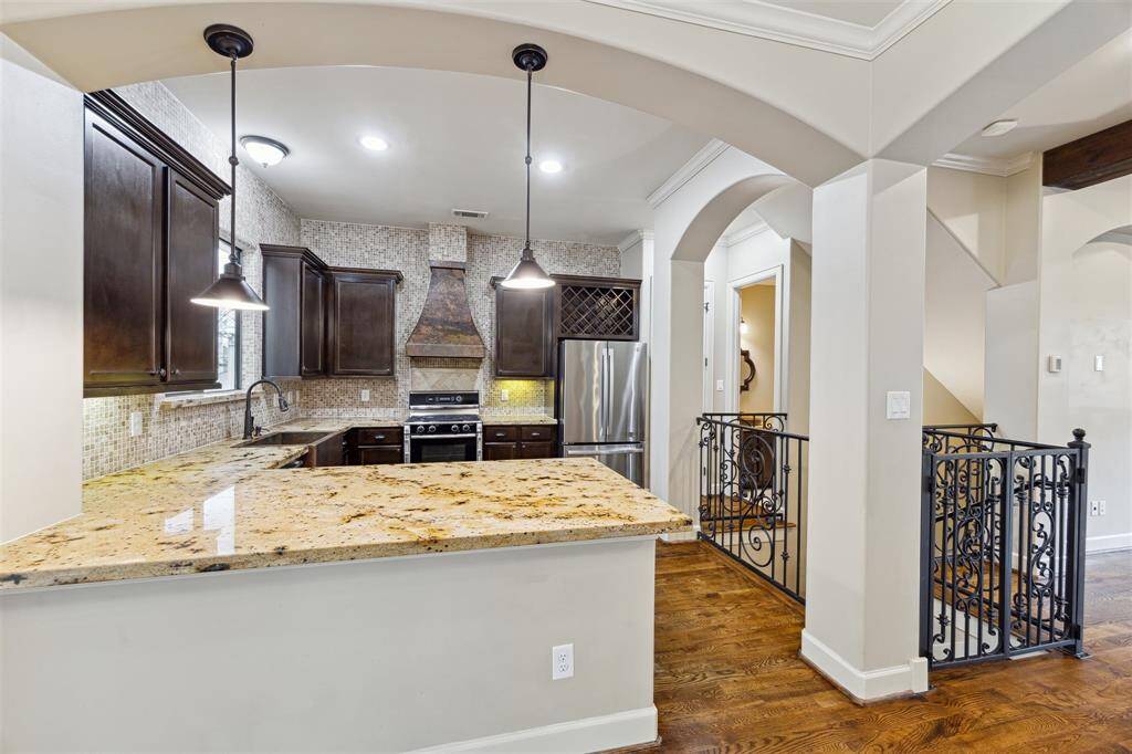 Another view of the kitchen.