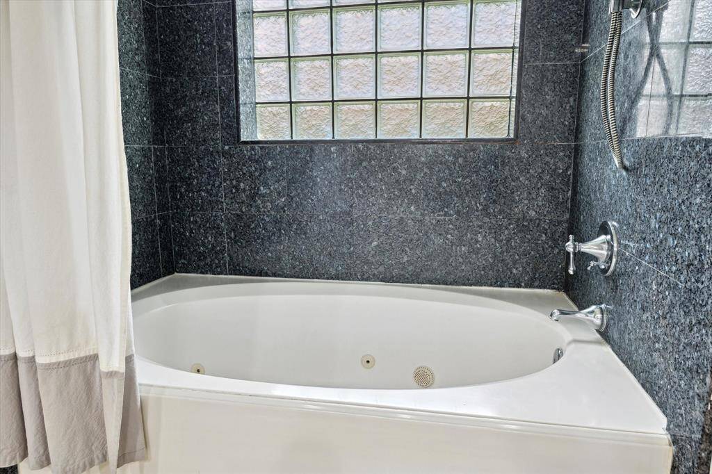 Primary tub shower combo