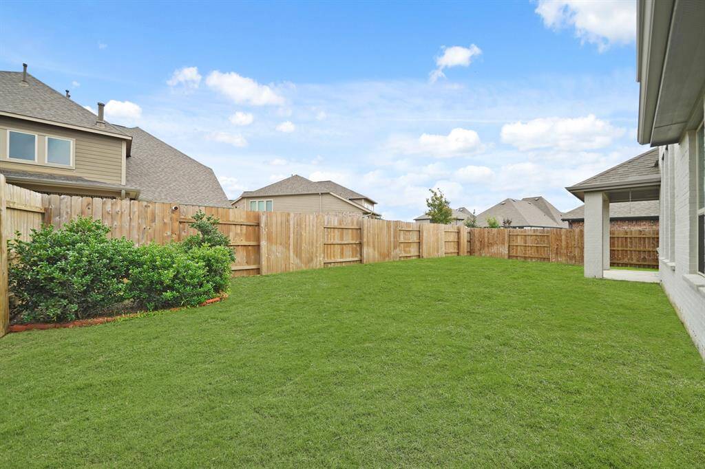 Plenty of space for child and/or pet plays areas abound!