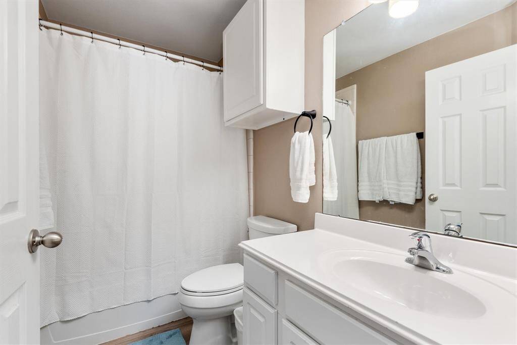 Bathroom for secondary bedrooms.