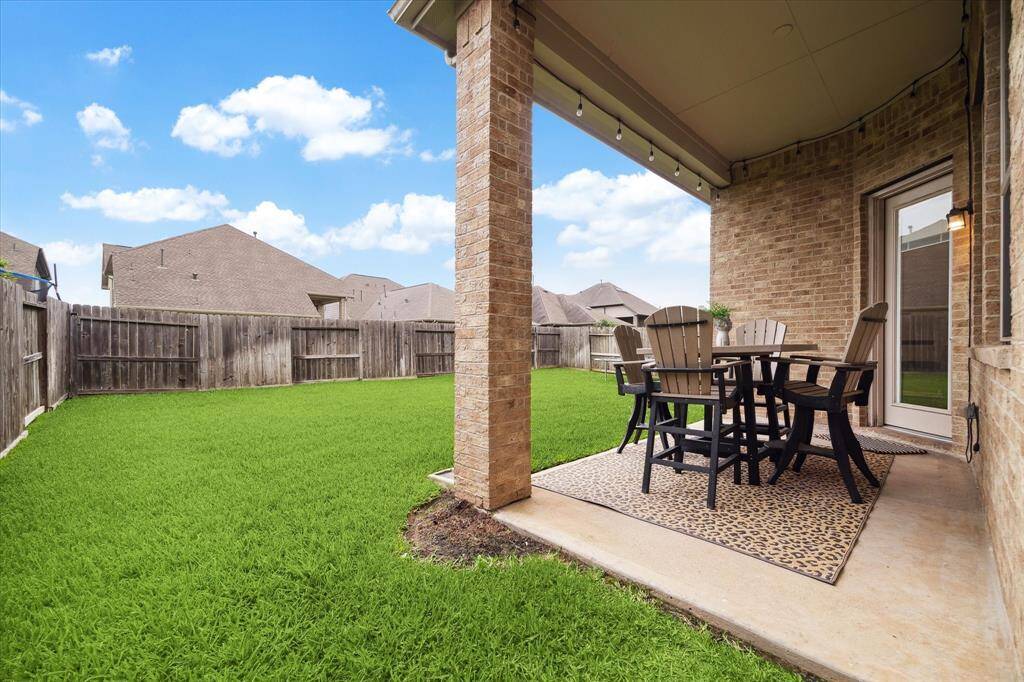 Plenty of room for entertaining friends and family. Time to fire up the BBQ!
