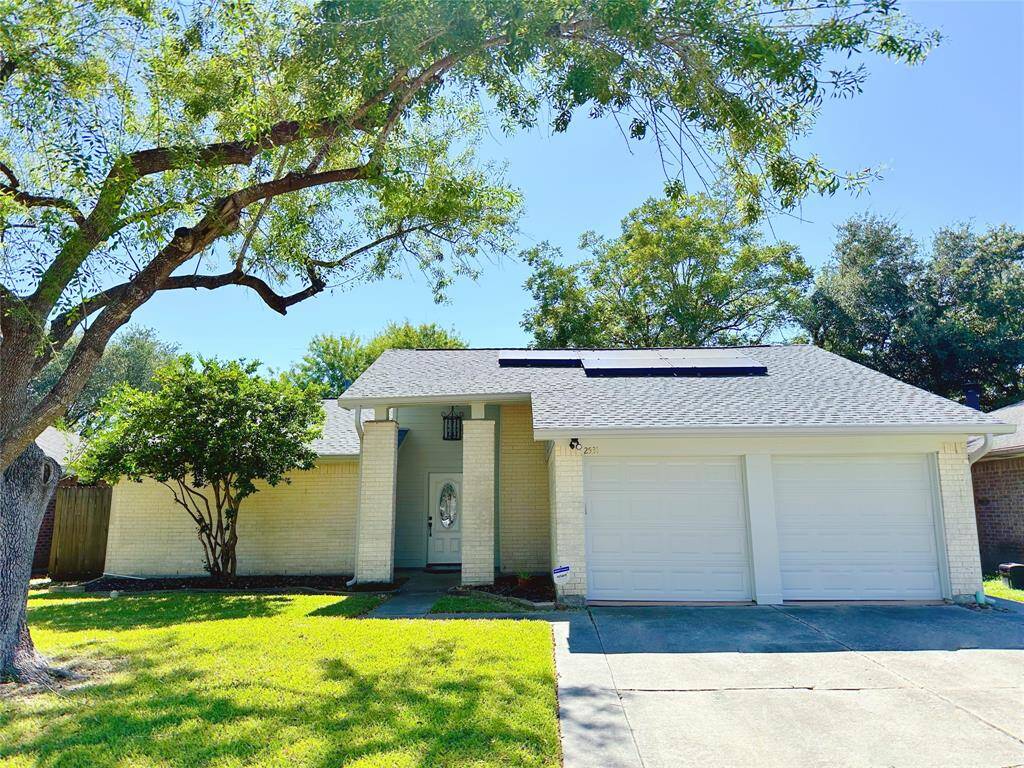 Welcome to 2531 Orion Drive, League City!
