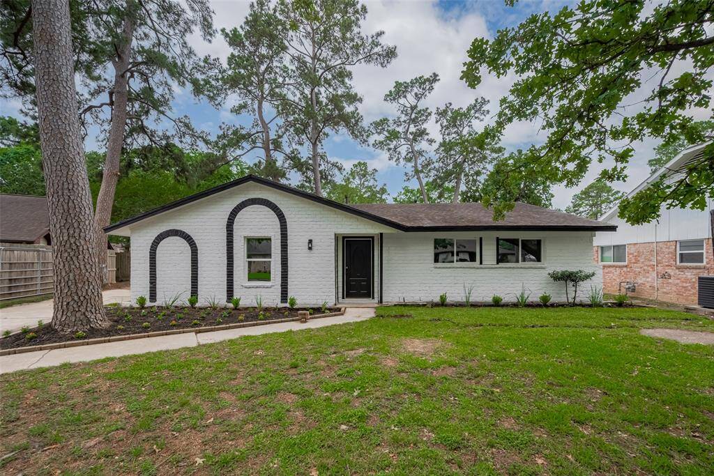 Beautiful single story Ranch style home on a cul de sec.