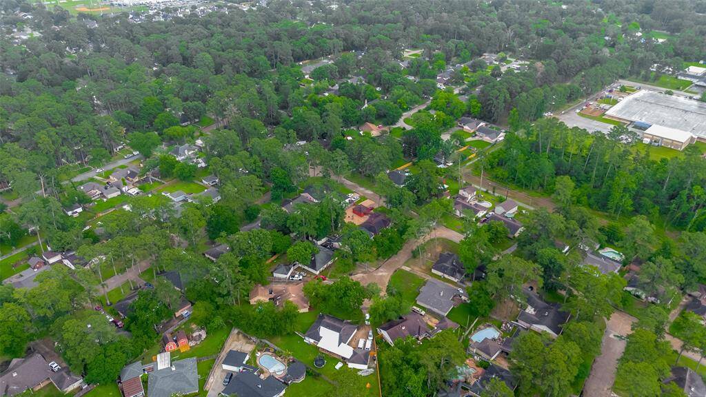 Very near to I 45 & Hardy Toll road.