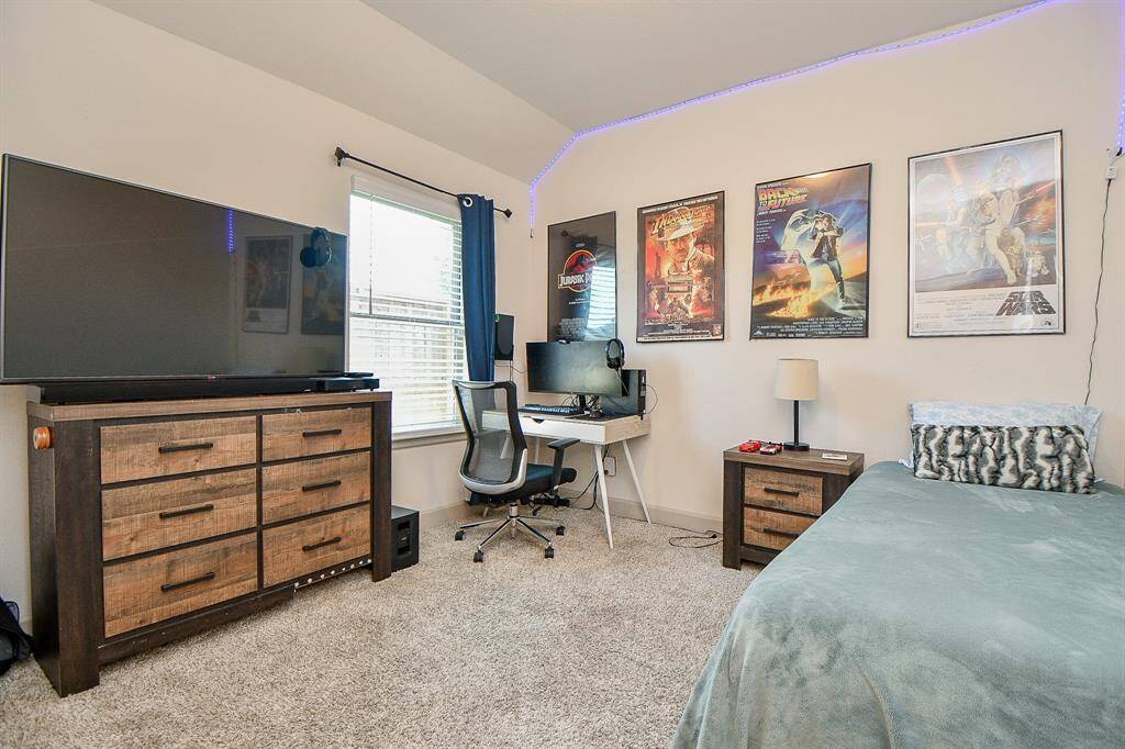 Secondary bedroom