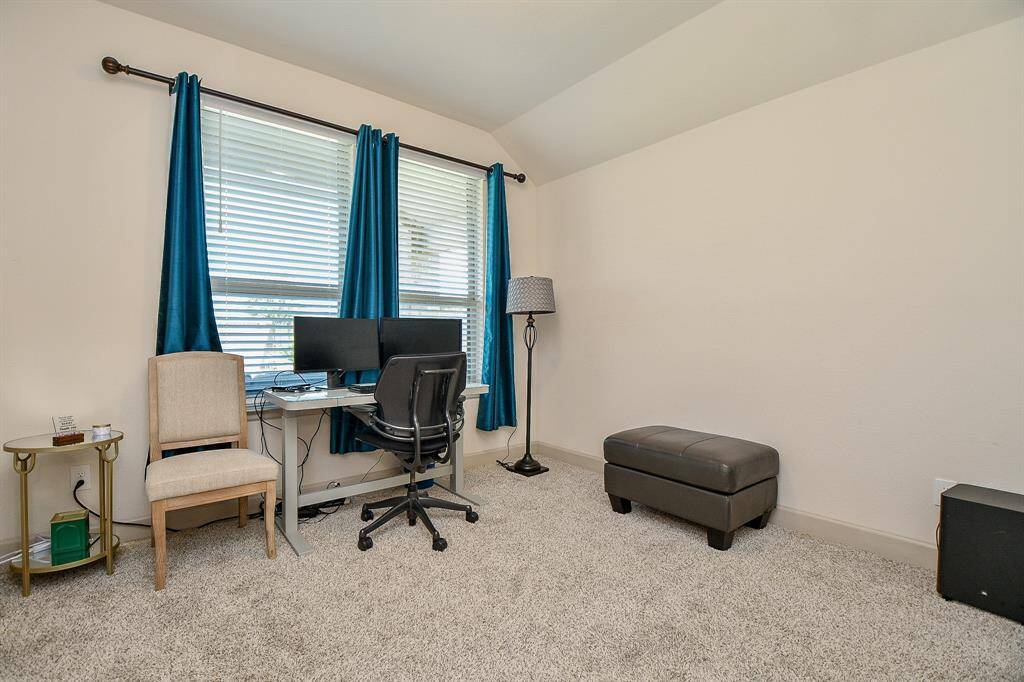 Secondary bedroom