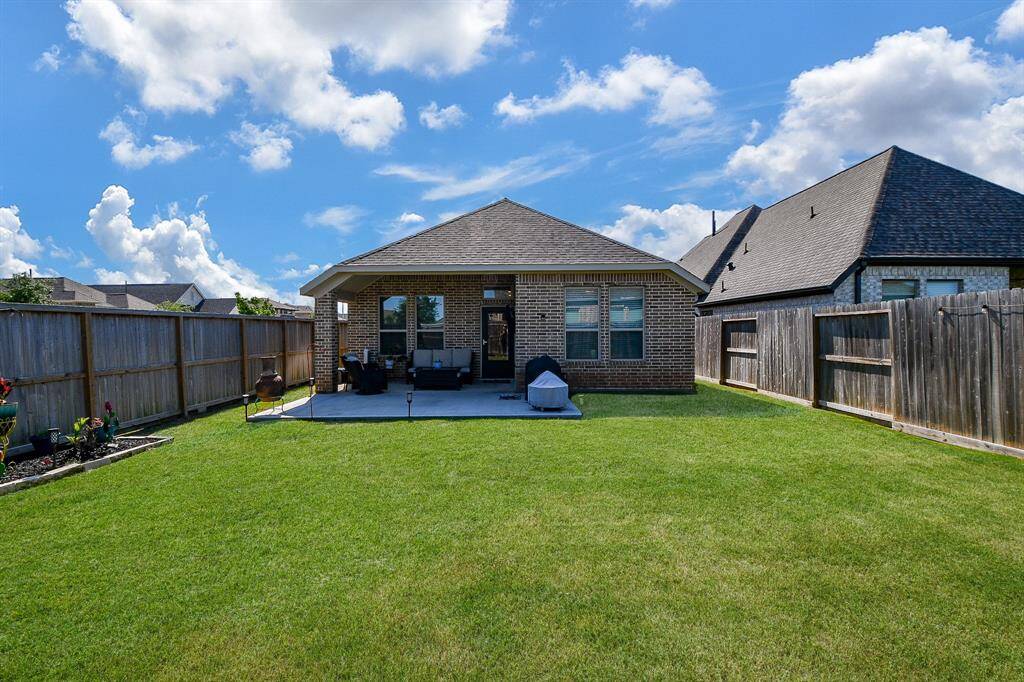 Gorgeous backyard!