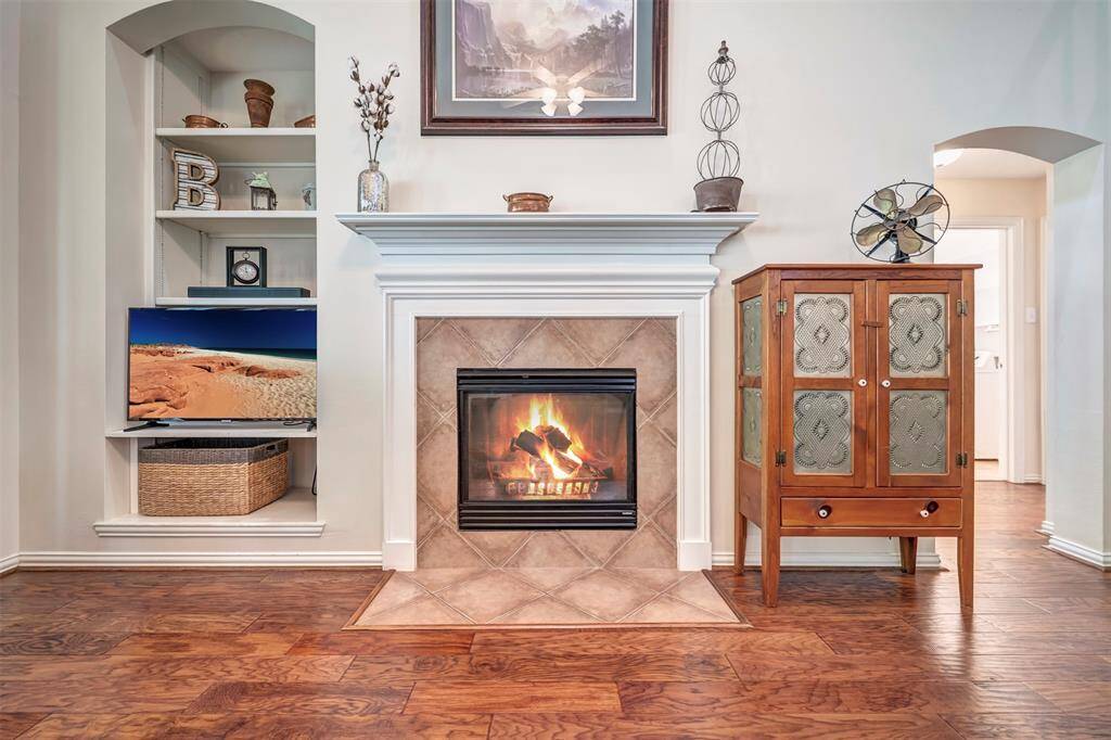 Gas fireplace