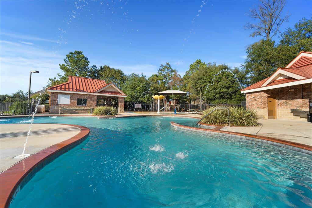 The community pool is a great way to connect with neighbors and enjoy the great weather. Community events such held nearby in the park. This includes but not limited to photos with Santa in December, food trucks in the summer, and other community events