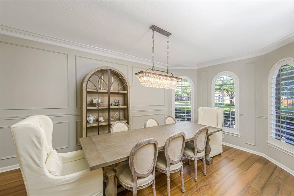 Dining Room for all your Entertainment needs! So big and light filled