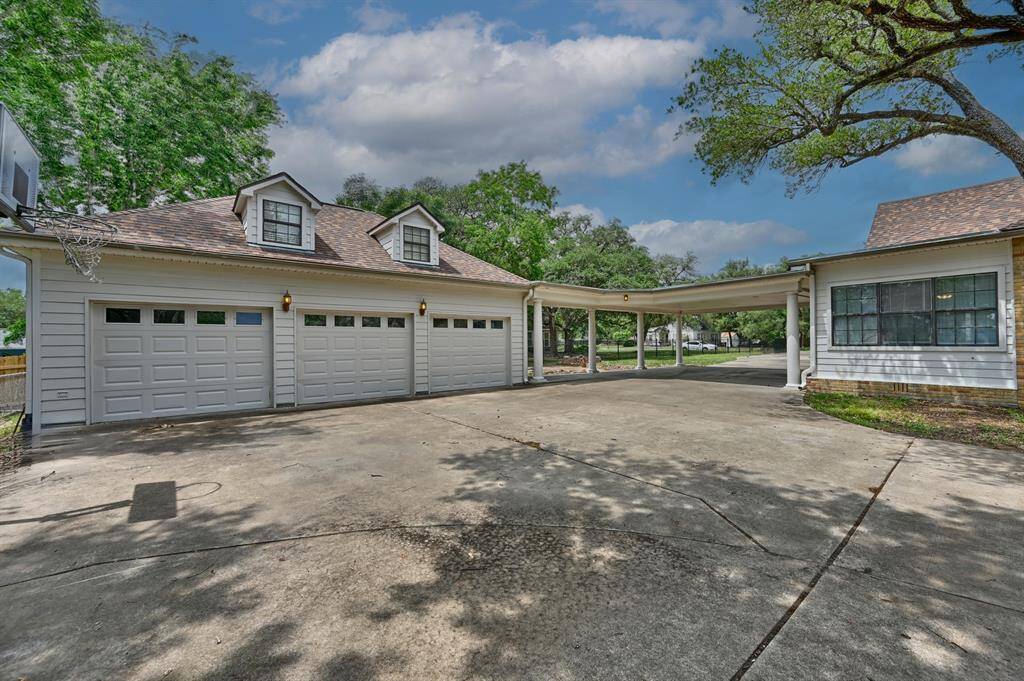 3 car garage