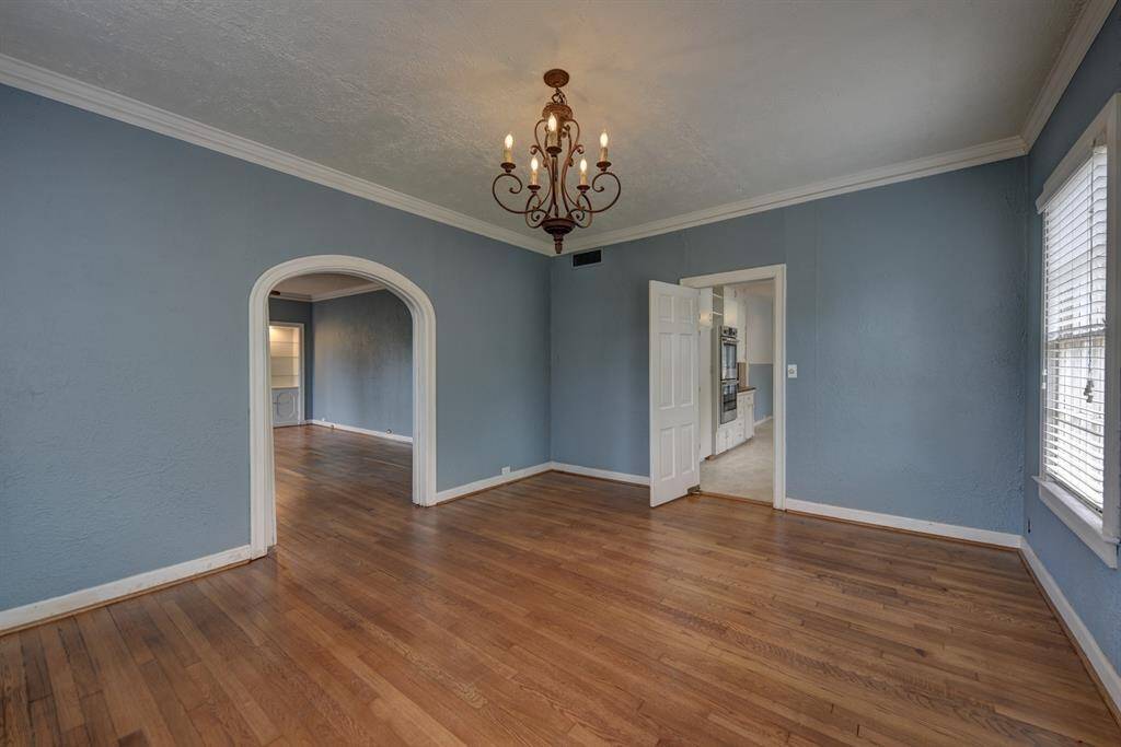 Dining area off the kitchen