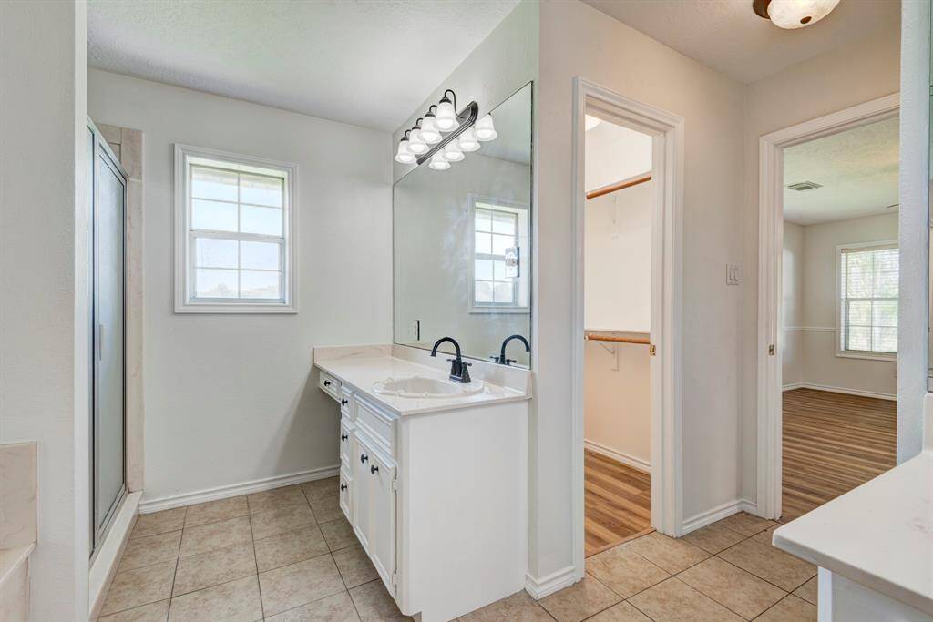 Master Bath Left