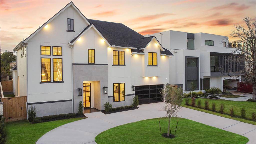 Surrounded by new or newer construction and located in the heart of River Oaks/Upper Kirby, you'll be just minutes away from the best Houston has to offer!