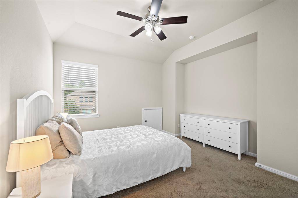 Guest Suite located on the first floor that features its own en suite bathroom.