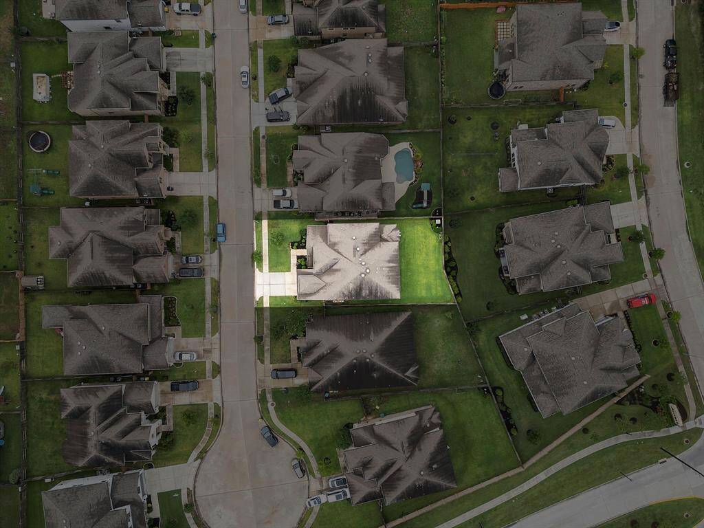 Notice how close the home is to the cul de sac.