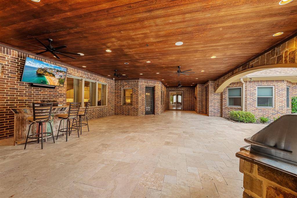 Extra-large covered patio.
