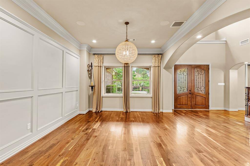 Large formal dining