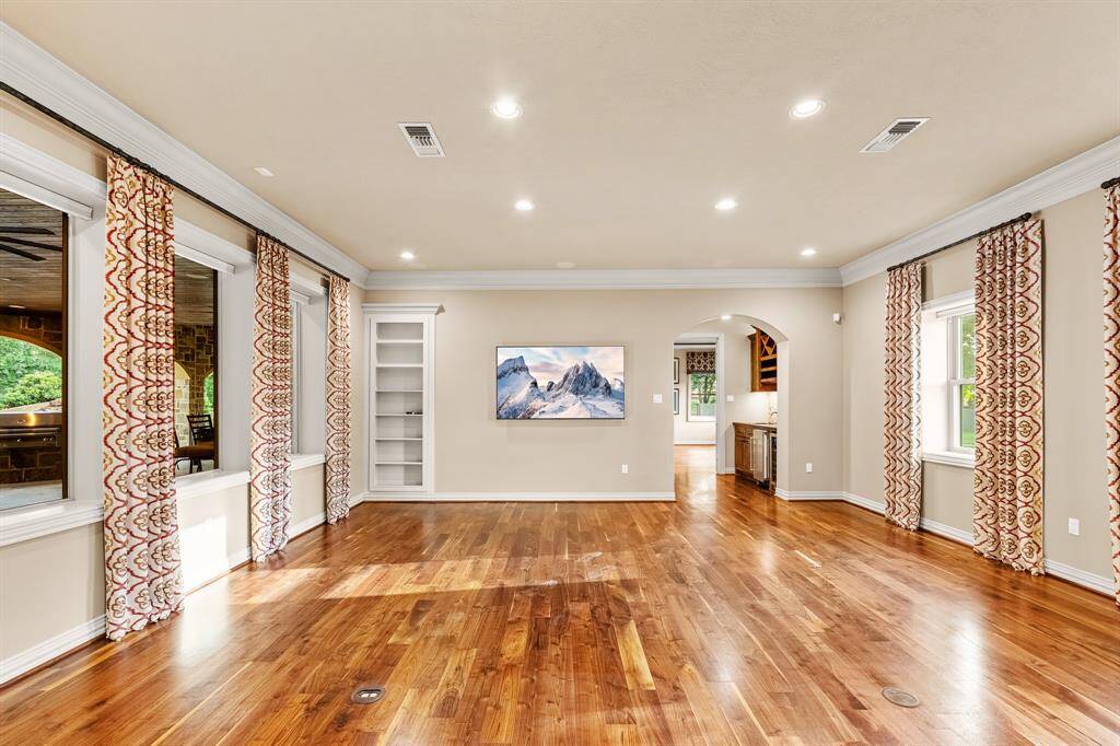 Spacious Living Room