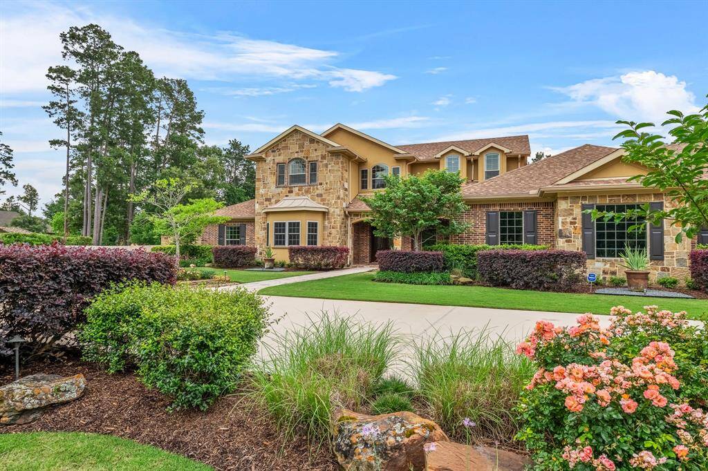 Extensive landscaping